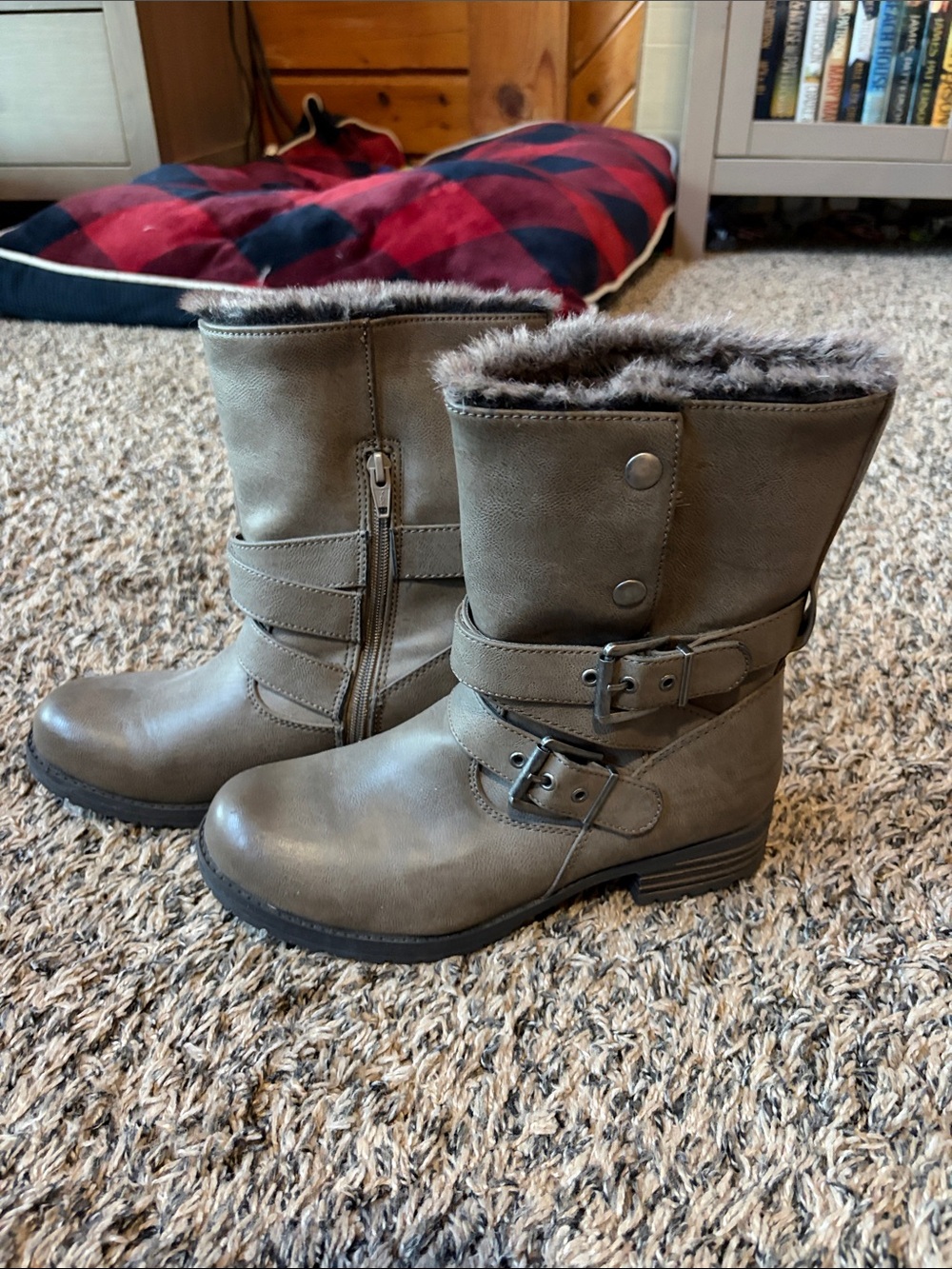 Mossimo Supply Co. Taupe Faux-Fur Lined Heeled Boots